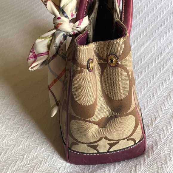 Beautiful Coach Satchel with Scarf and dust cover - Picture 6 of 8